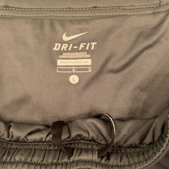 NIKE Dri-Fit Athletic Shorts. Great Condition. - Picture 3 of 3